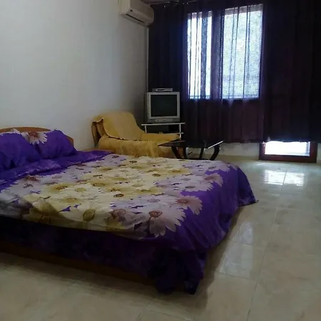 Red Plaza Top Center Appartement
